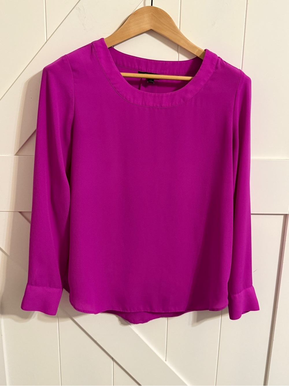 Banana Republic Magenta-Pink Long Sleeve Blouse Women’s Small Flowy Chic